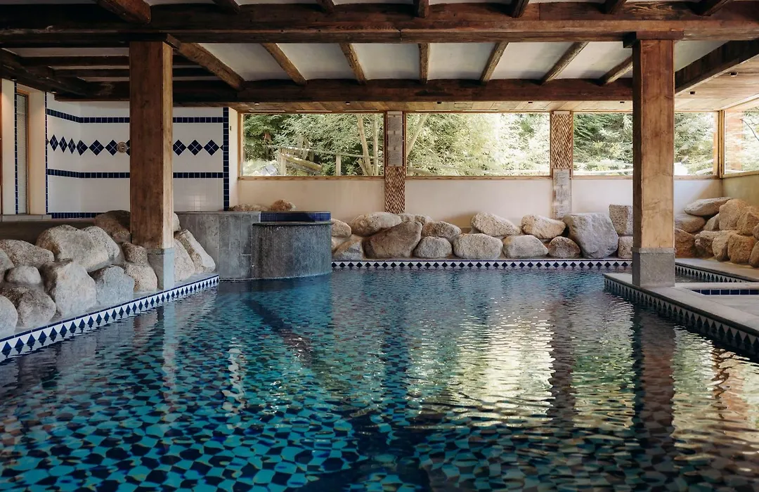 Les Grands Montets Hotel & Spa-1